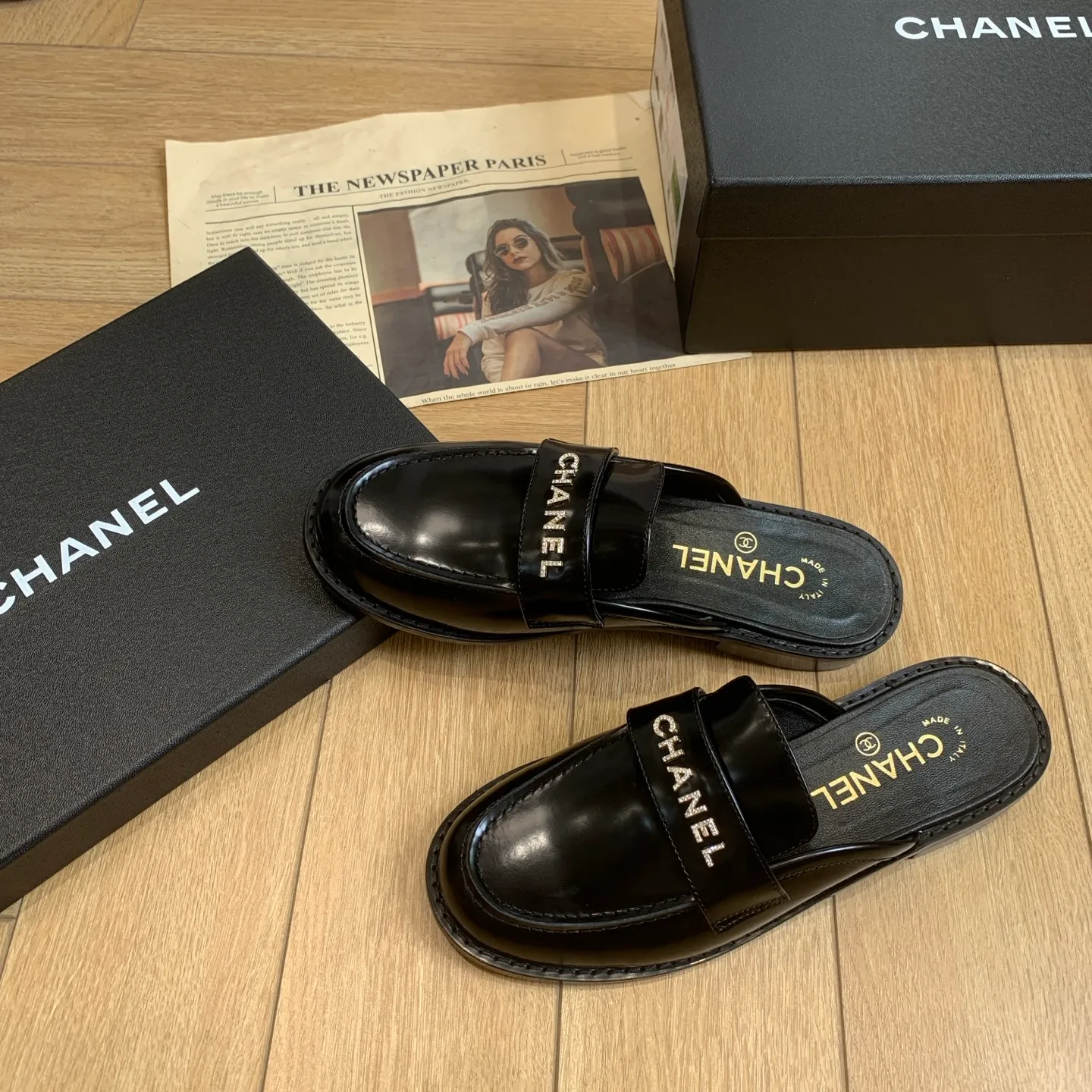 👟👟Ex-factory price 600👟👟 🍀2025 spring and summer new Chanel Chanel small diamond buckle monogram Loaf lazy half-slippers, which can be worn all year round. No matter when you wear them, they are very high-end and durable. You can attract attention when shopping on the street! Easily travel between commuting and leisure occasions, becoming a carefree fashionable and elegant woman ~ Upper: cowhide/butter Lining: lambskin Sole: Italian genuine leather outsole Size: 35-39 (40/41 customized, non-refundable and non-exchangeable